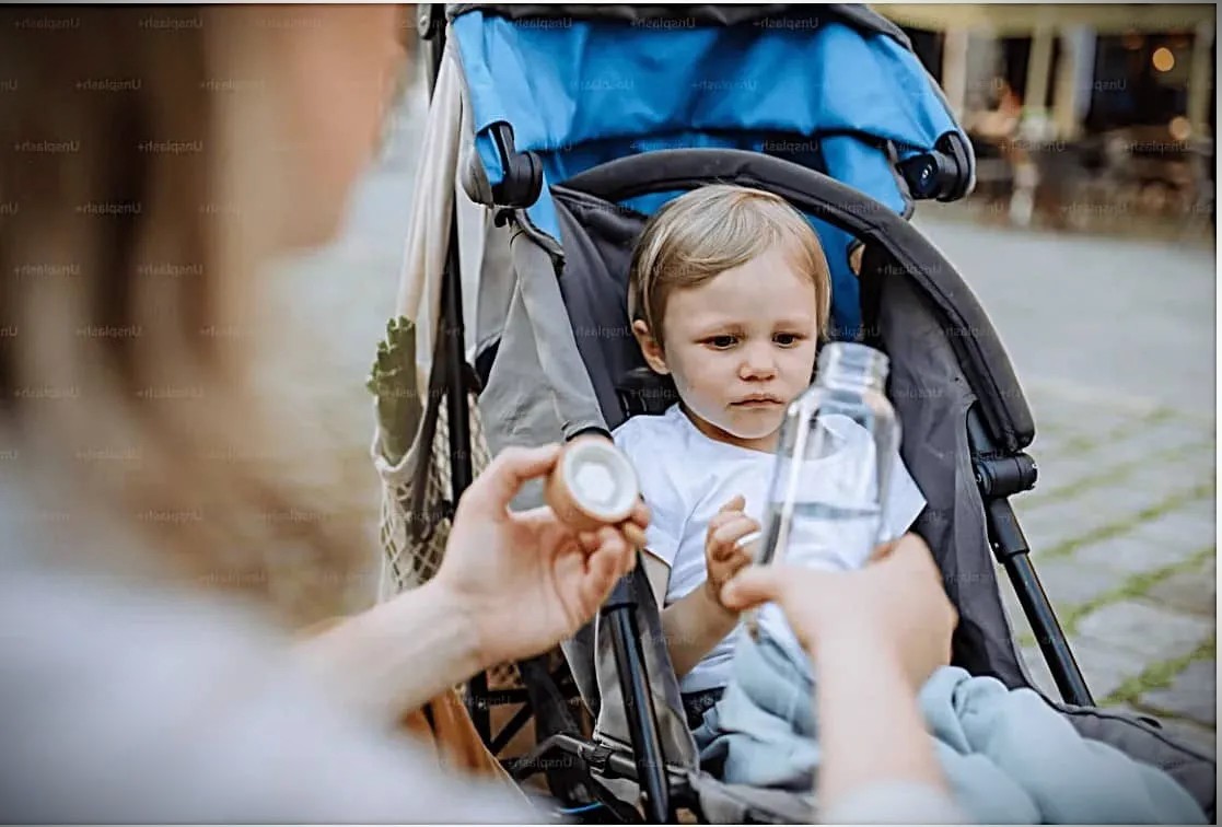 UK Summer Baby Health Guide: Sun safety,Hydration,and Fun activites UK Summer Baby Health Guide Featured image