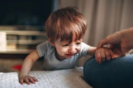 How to handle when baby cries when mom/dad leaves Featured image